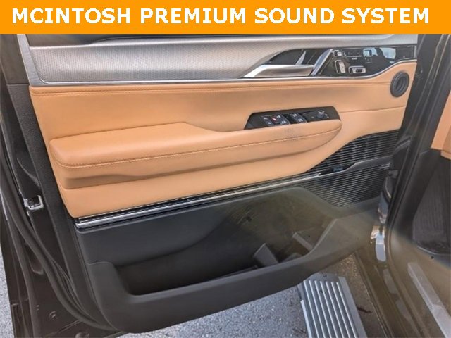 Used 2023 Jeep Grand Wagoneer L Series III w/ HD Trailer Tow Package image 15