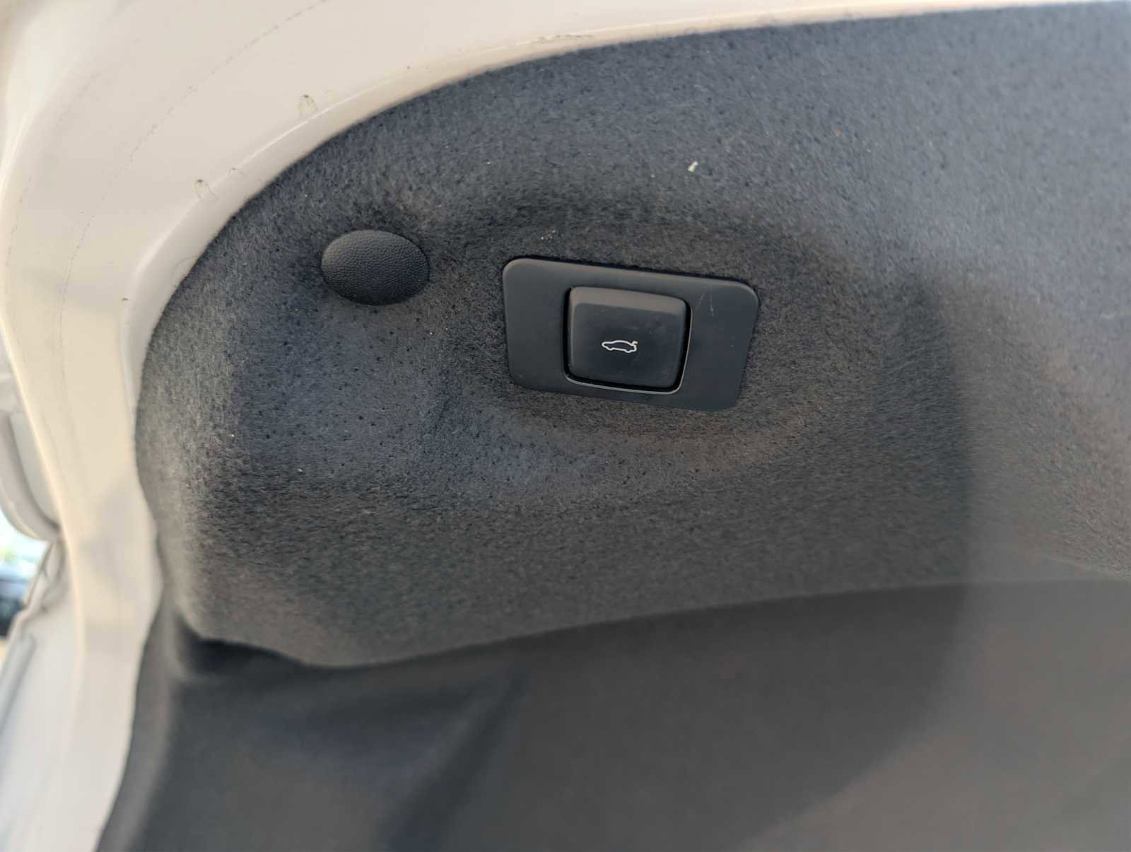 Used 2017 Lincoln MKZ Reserve image 25