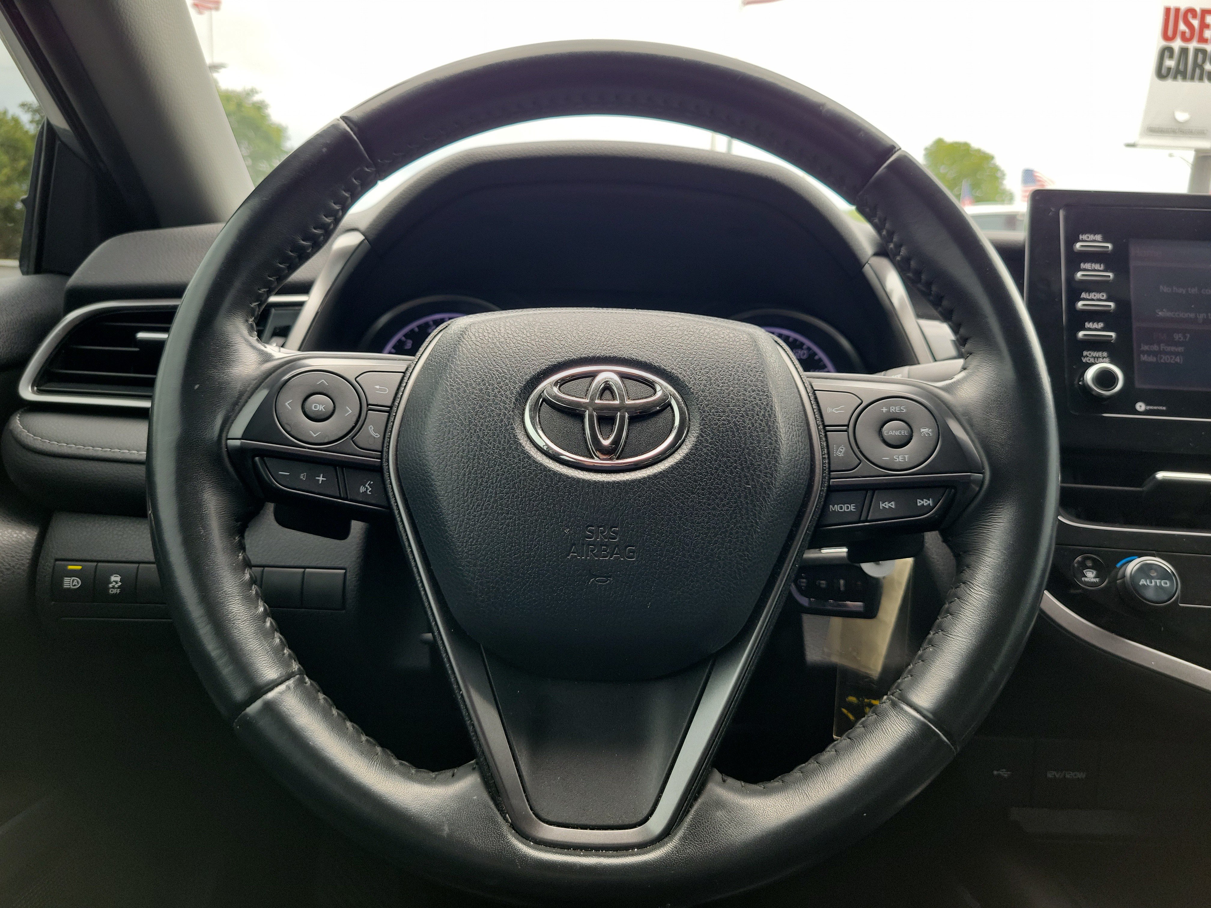 Used 2022 Toyota Camry SE FWD image 23