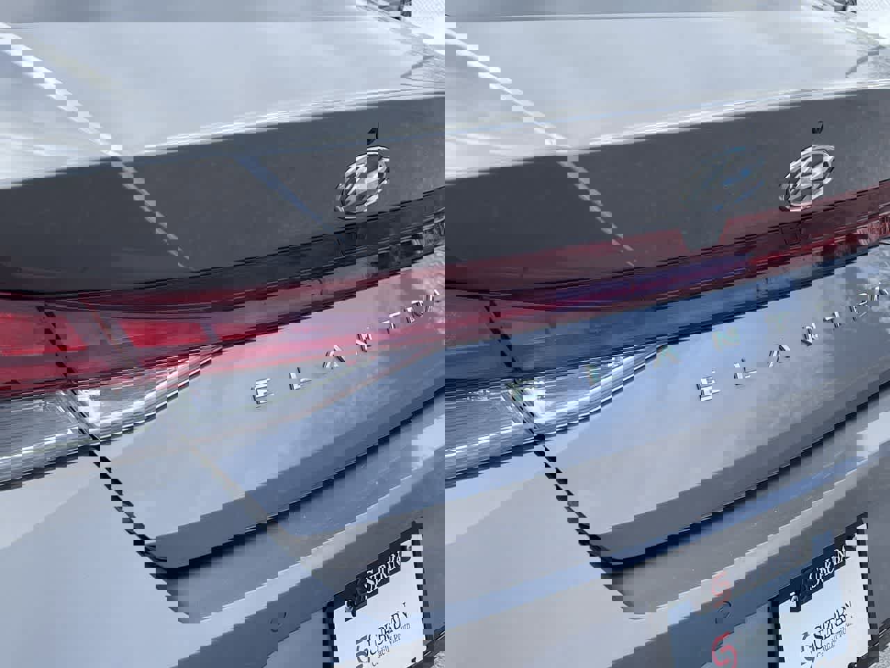 Used 2023 Hyundai Elantra Limited image 38