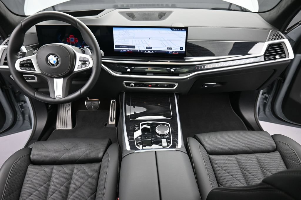 Used 2026 BMW X7 xDrive40i w/ M Sport Package AWD/4WD image 13