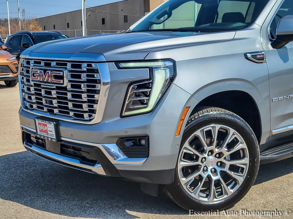 Used 2025 GMC Yukon XL Denali AWD/4WD image 2