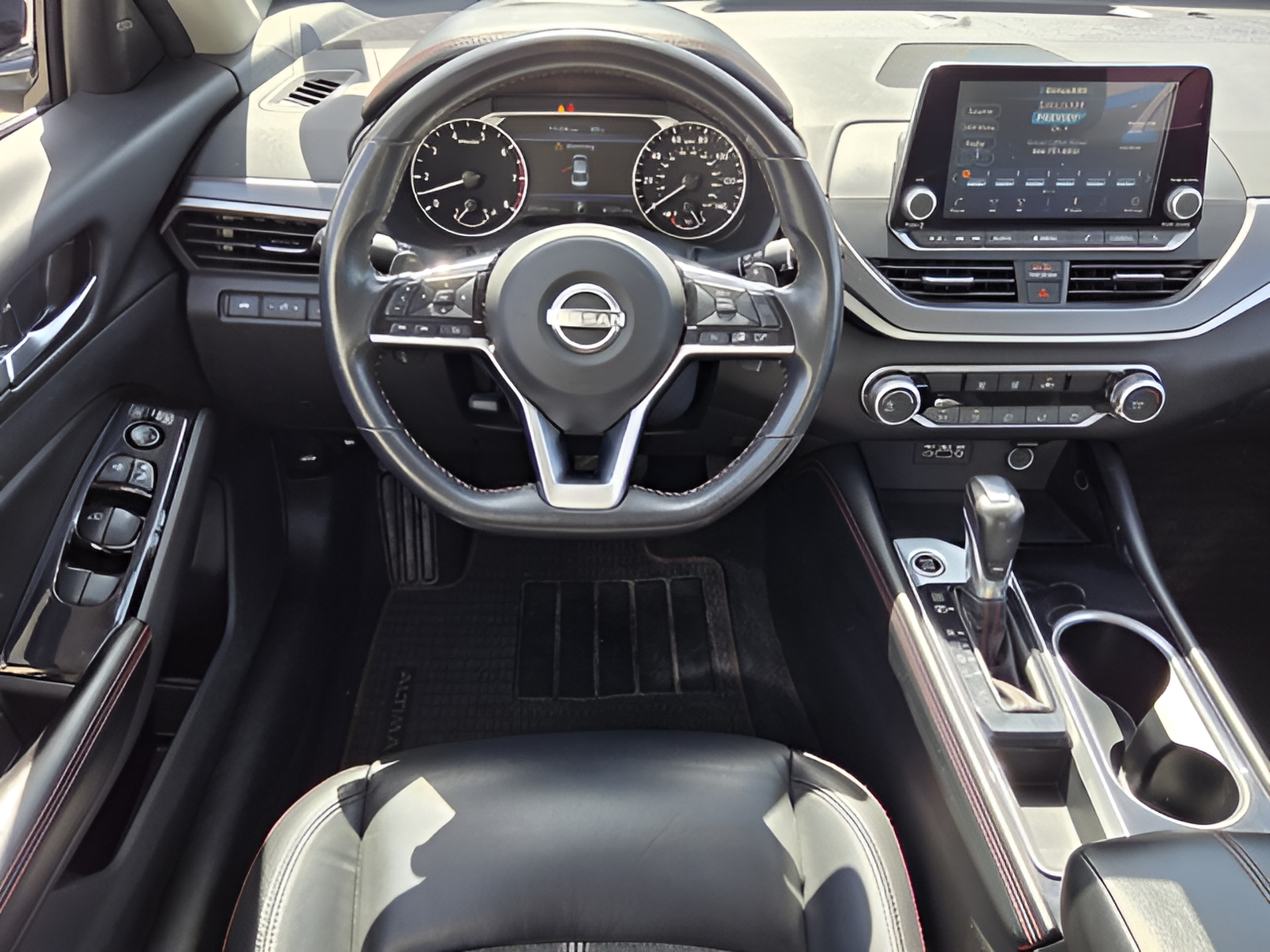 Used 2024 Nissan Altima 2.5 SR FWD image 11