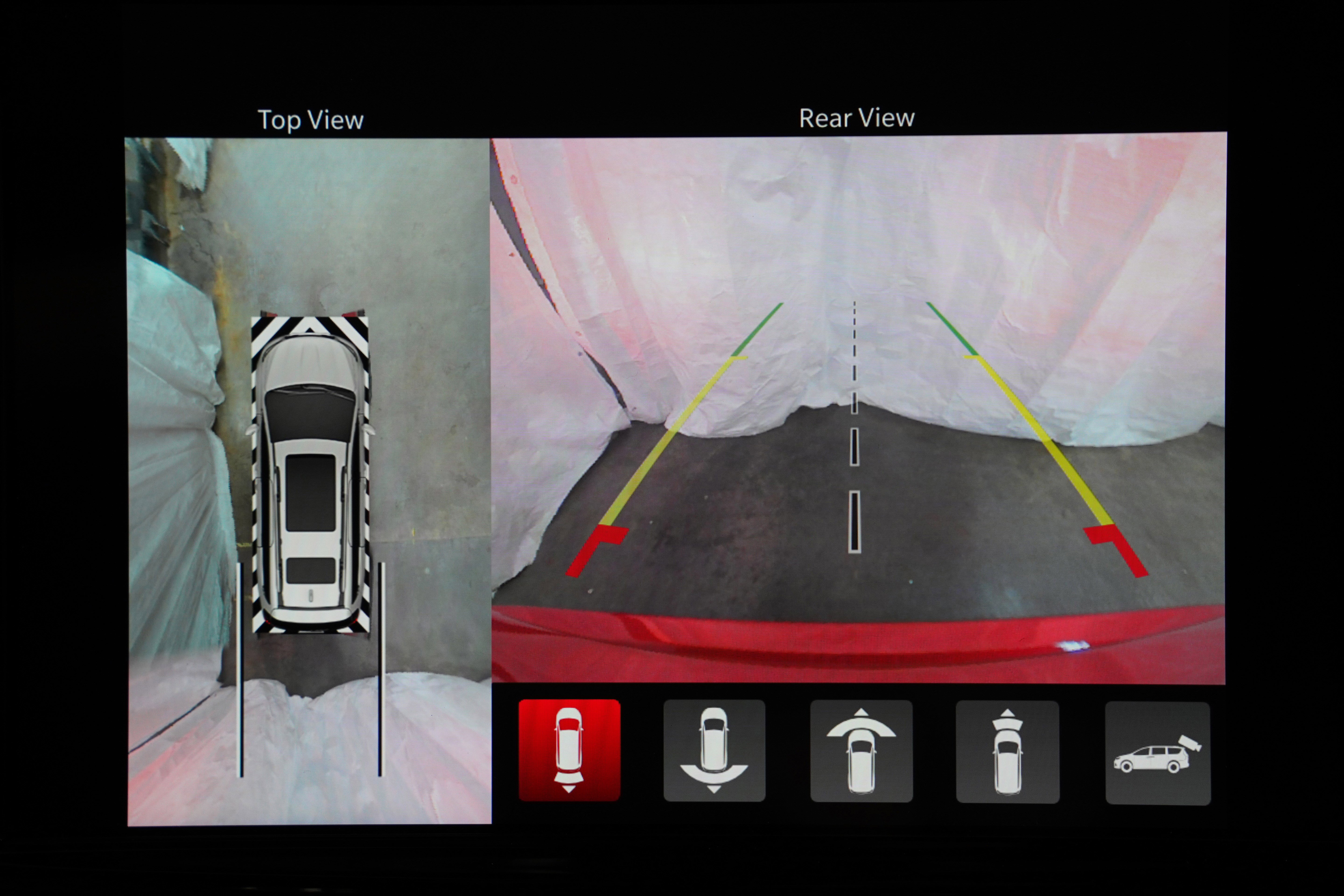 New 2026 Chrysler Pacifica Limited w/ Uconnect Theater Family Group image 10