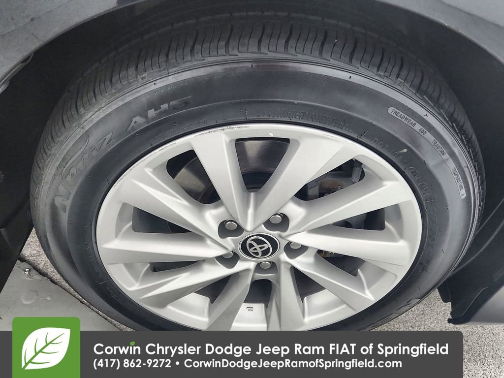 Used 2021 Toyota Camry LE image 33