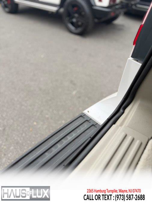 Used 2017 Lincoln Navigator Select image 33