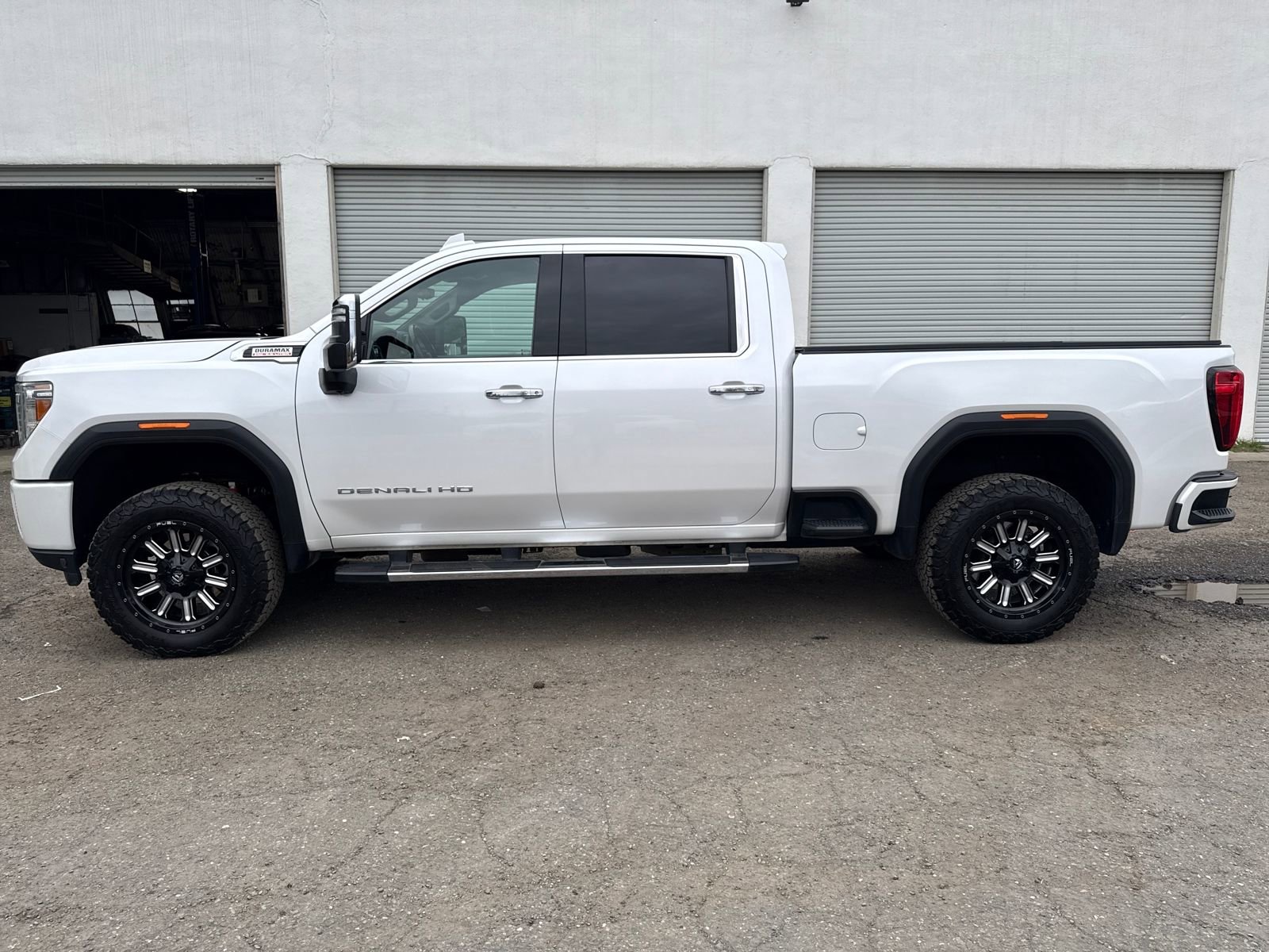 Used 2020 GMC Sierra 2500 Denali w/ Technology Package image 2