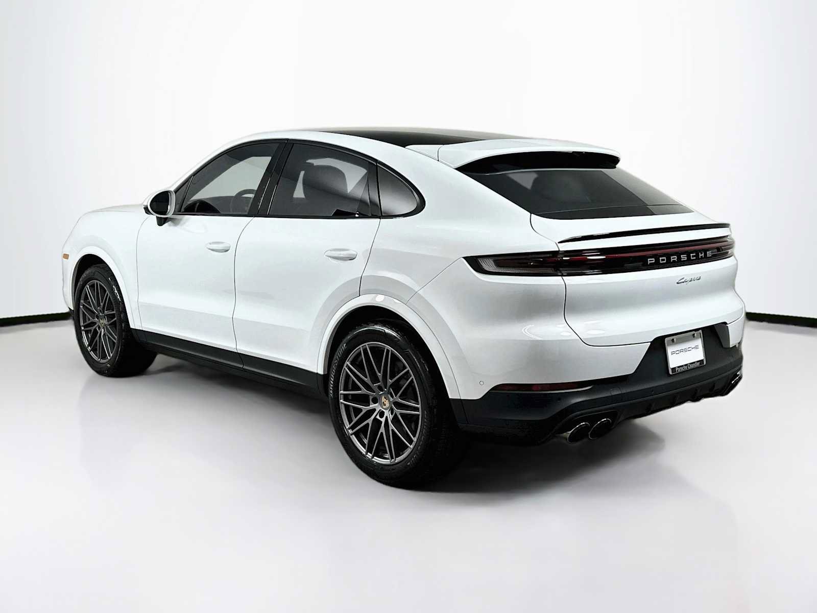 Certified 2026 Porsche Cayenne Coupe AWD/4WD image 3