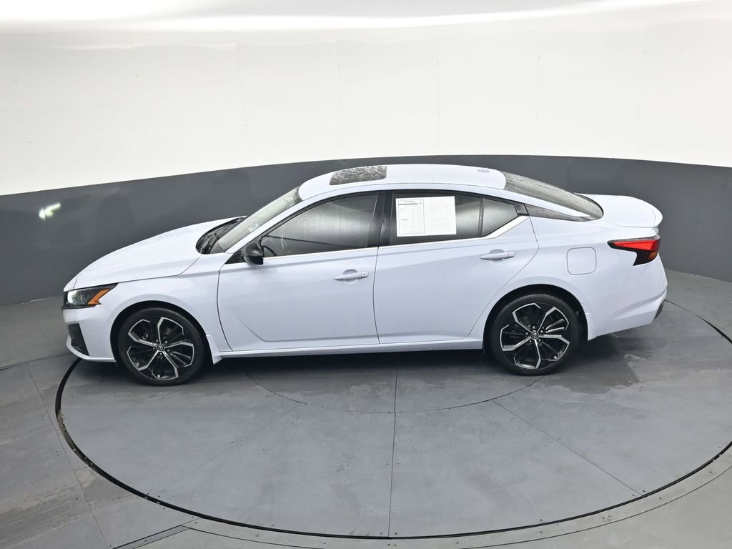 Used 2023 Nissan Altima 2.5 SR w/ SR Premium Package AWD/4WD image 35