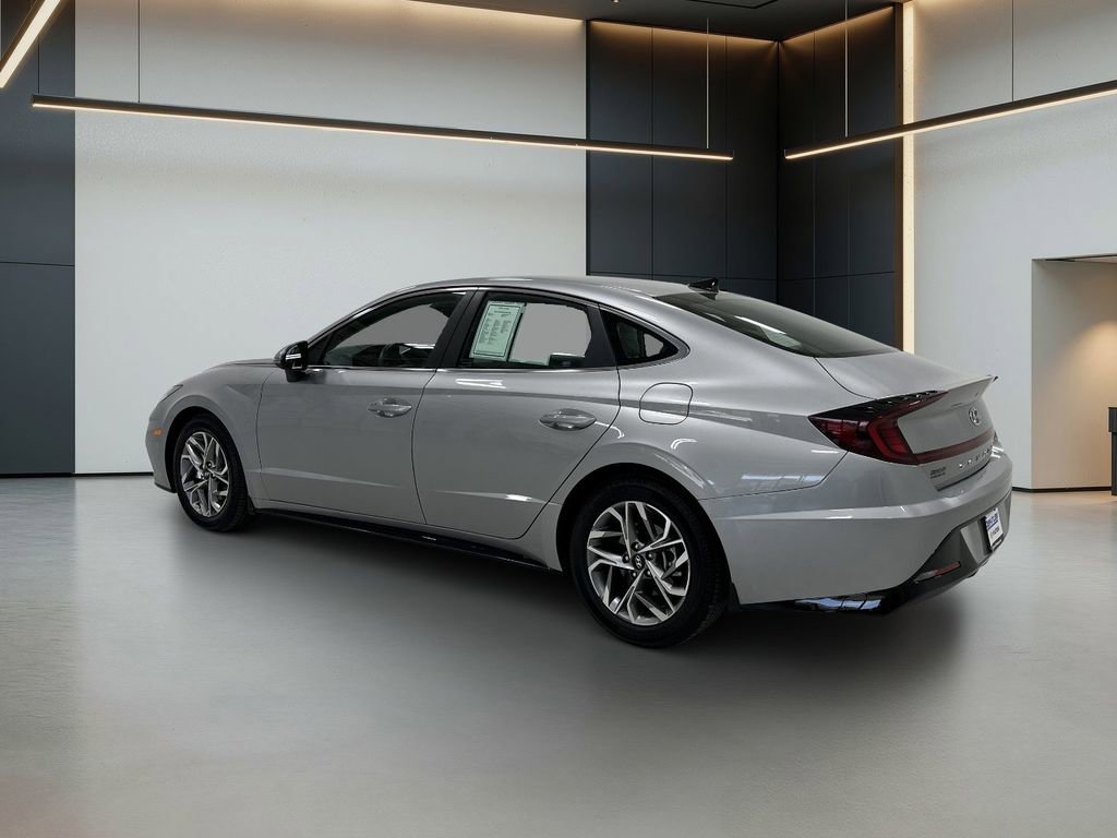 Used 2020 Hyundai Sonata SEL w/ Convenience Package FWD image 3