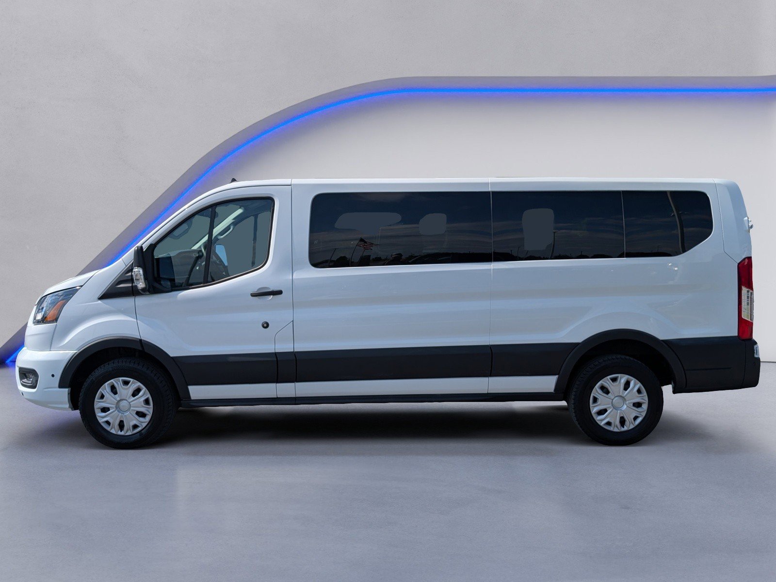 Used 2025 Ford Transit 350 XLT RWD image 6