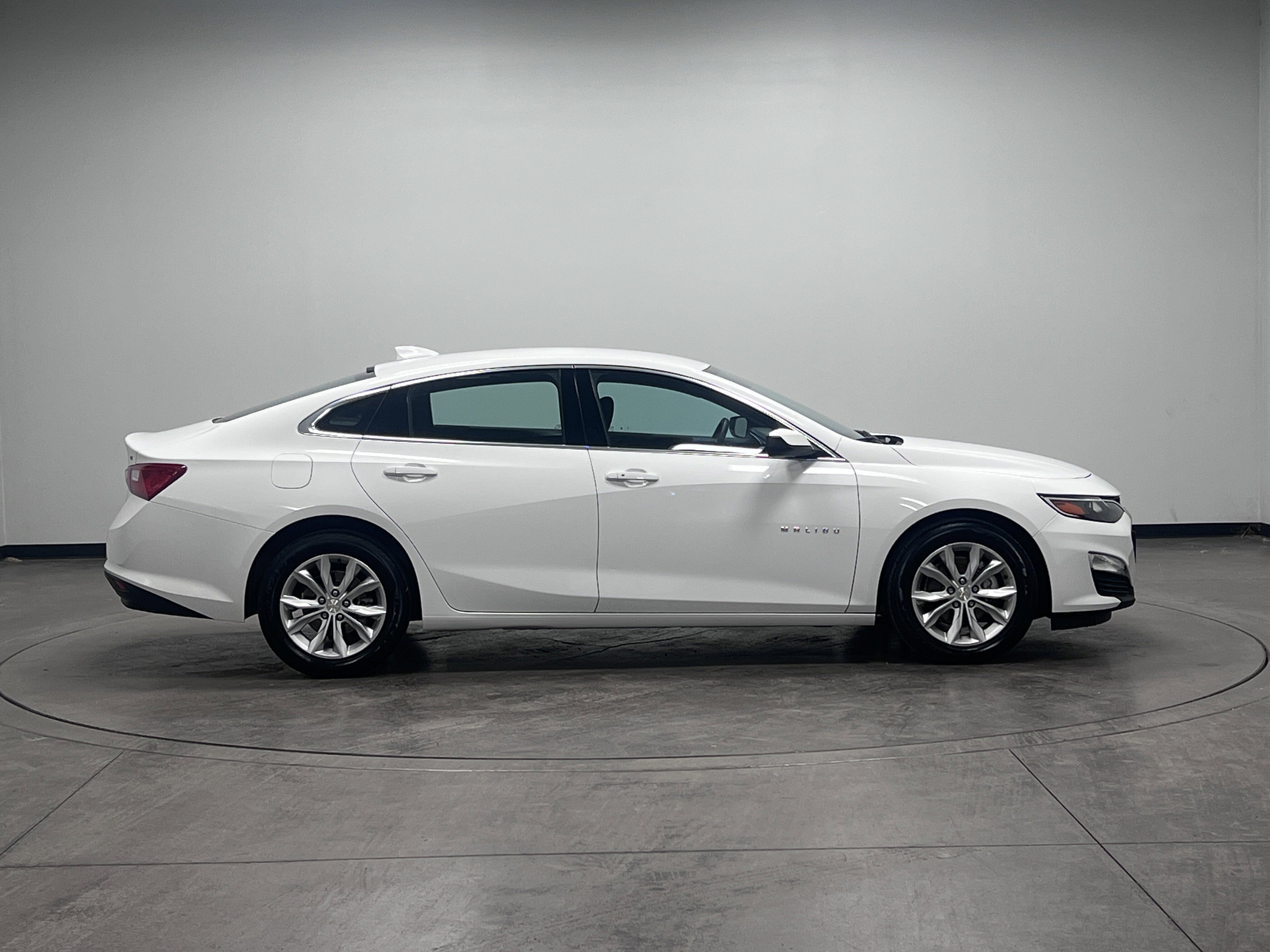 Used 2023 Chevrolet Malibu LT image 9