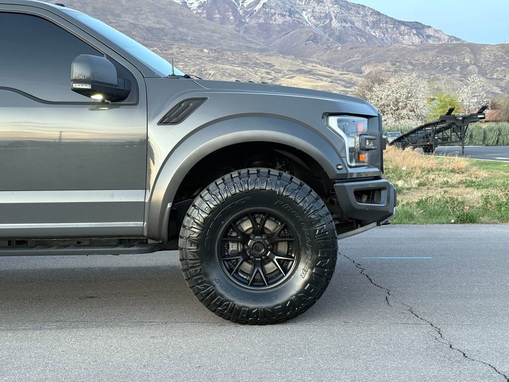 Used 2018 Ford F150 Raptor w/ Equipment Group 802A Luxury image 3
