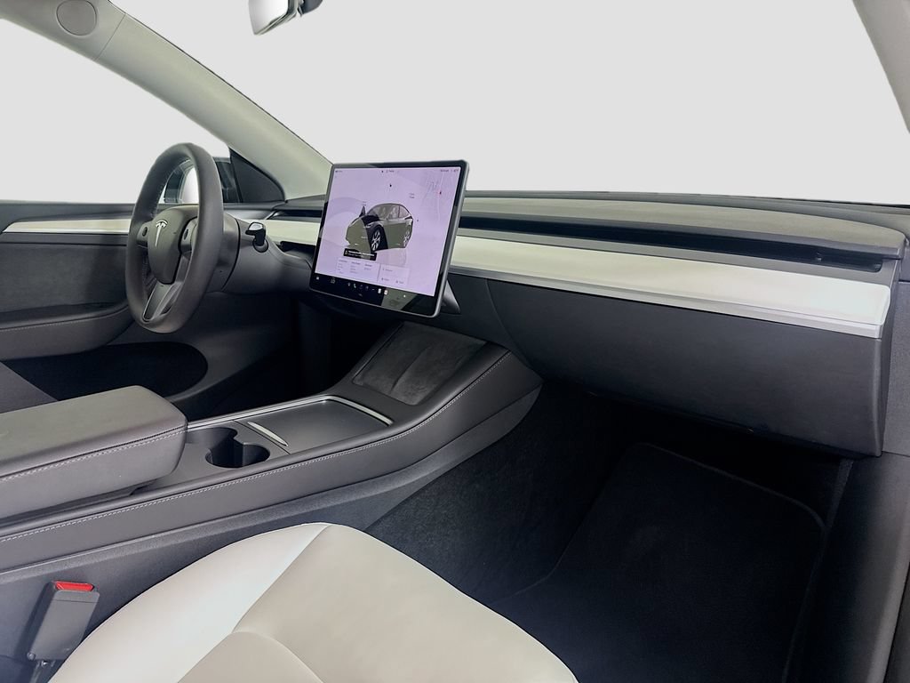 Used 2023 Tesla Model Y Long Range AWD/4WD image 28