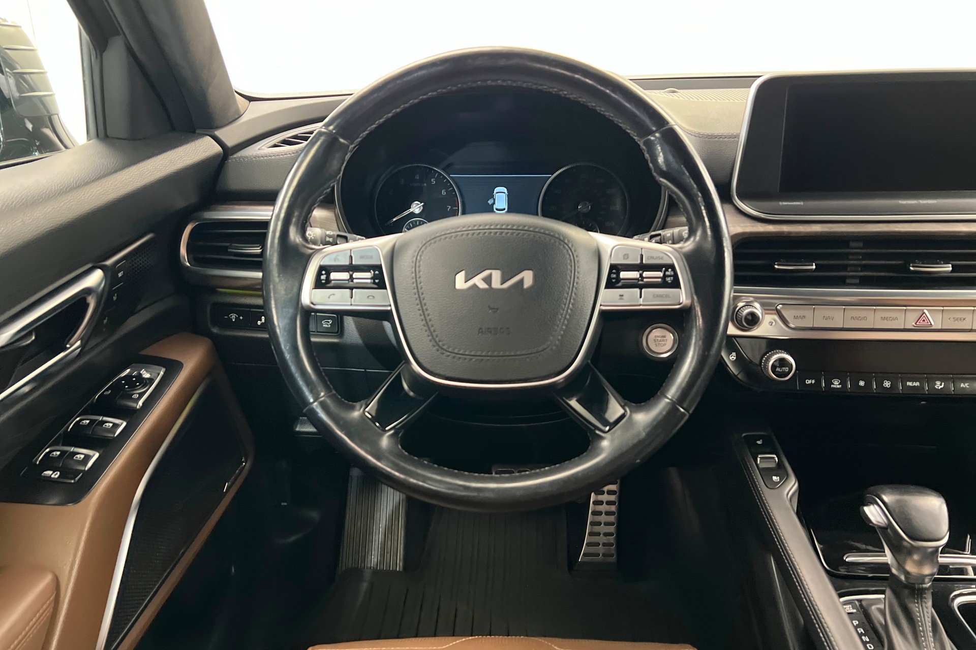 Used 2022 Kia Telluride SX w/ SX Prestige Package AWD/4WD image 13