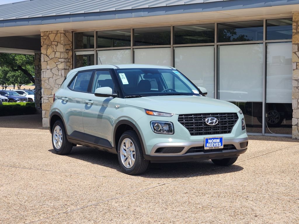 New 2026 Hyundai Venue SE FWD image 2