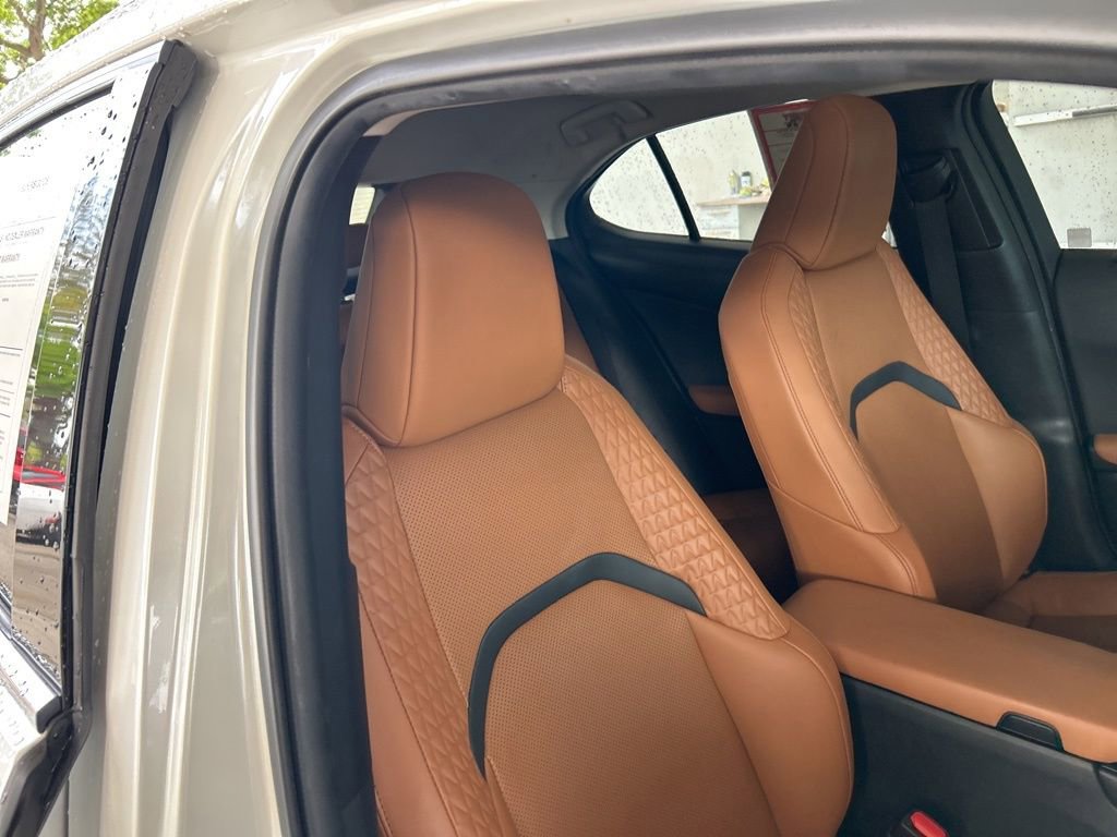 Used 2020 Lexus UX 200 w/ Premium Package image 20