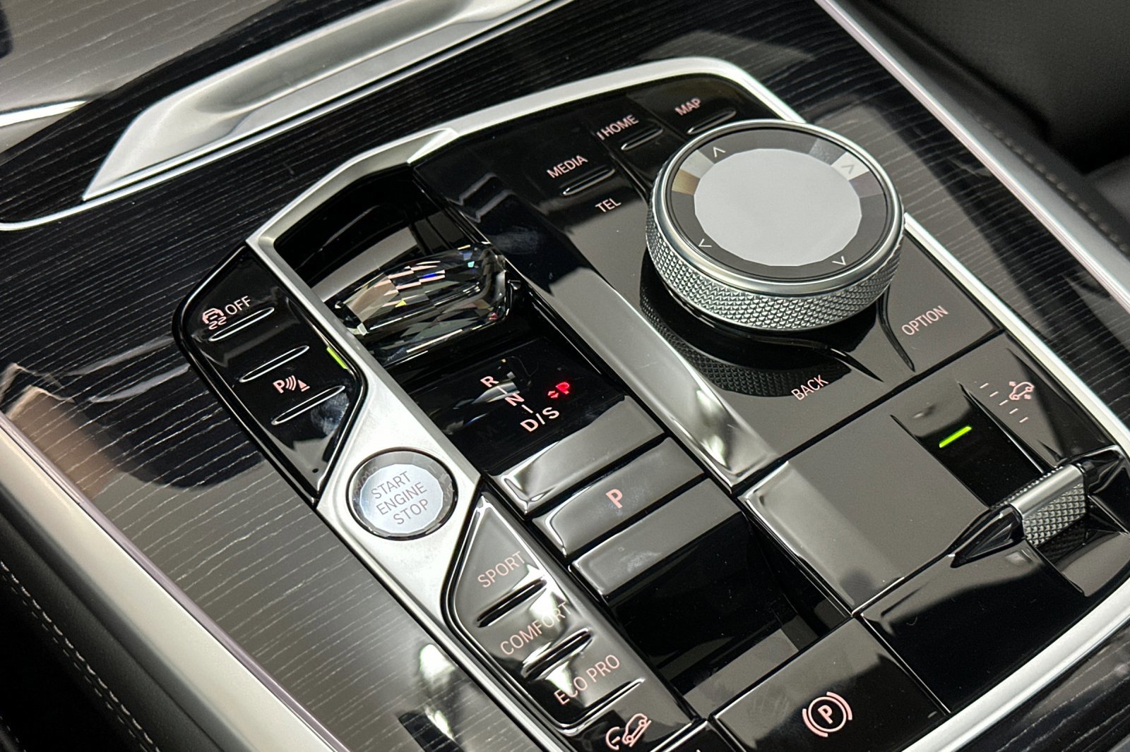 New 2026 BMW X7 M60i w/ Executive Package image 16