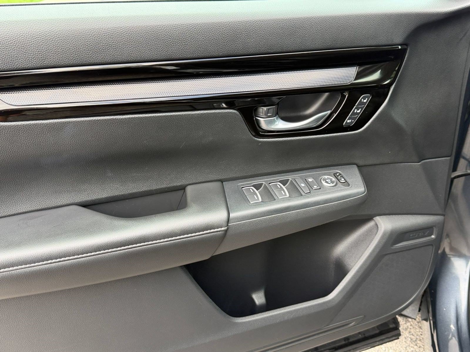 Used 2025 Honda CR-V EX-L image 13