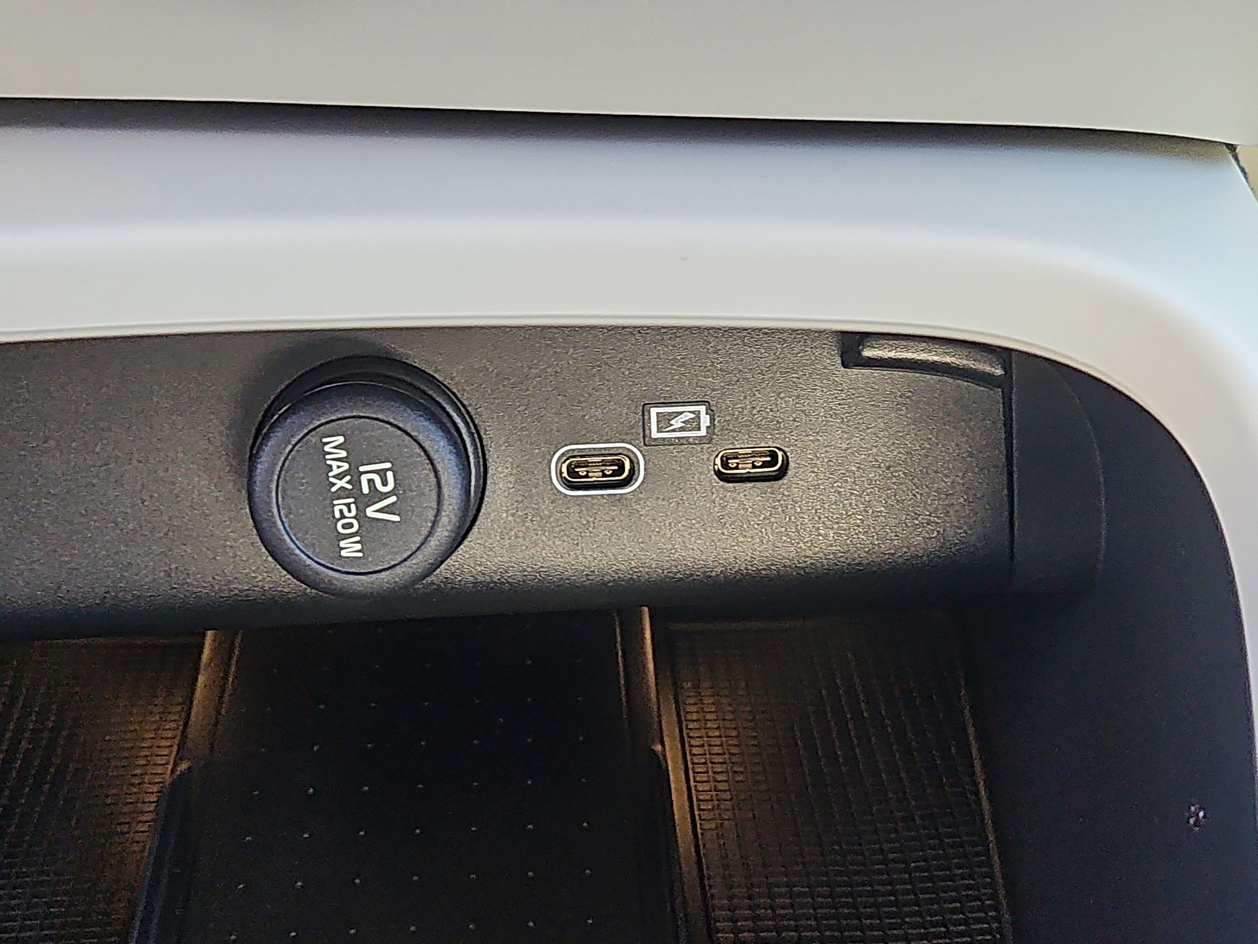 New 2026 Volvo XC40 B5 Plus w/ Protection Package Premier image 8