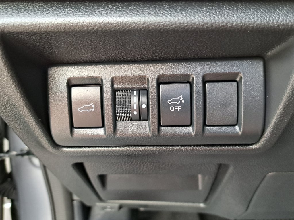 Used 2025 Subaru Outback Limited AWD/4WD image 13