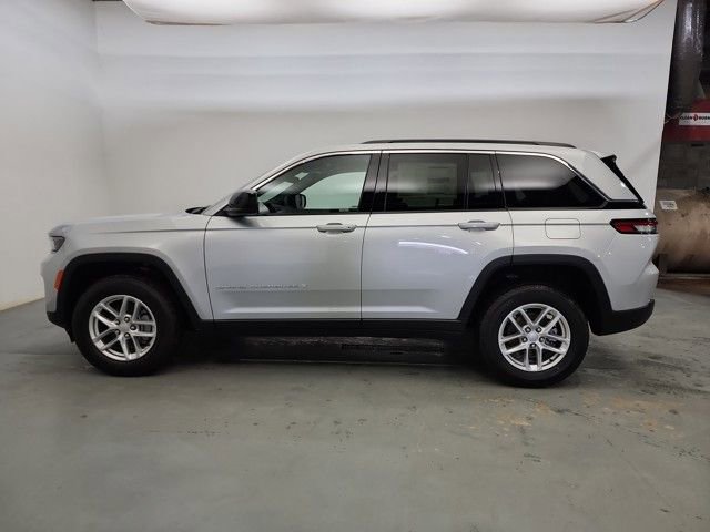 New 2025 Jeep Grand Cherokee Laredo X w/ Luxury Tech Group I image 5