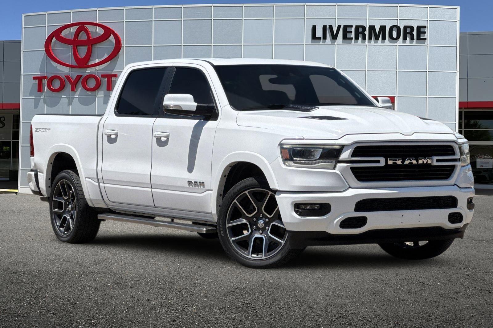 Used 2021 RAM 1500 Laramie AWD/4WD image 2