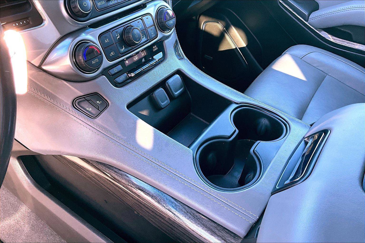 Used 2019 Chevrolet Suburban LT image 14