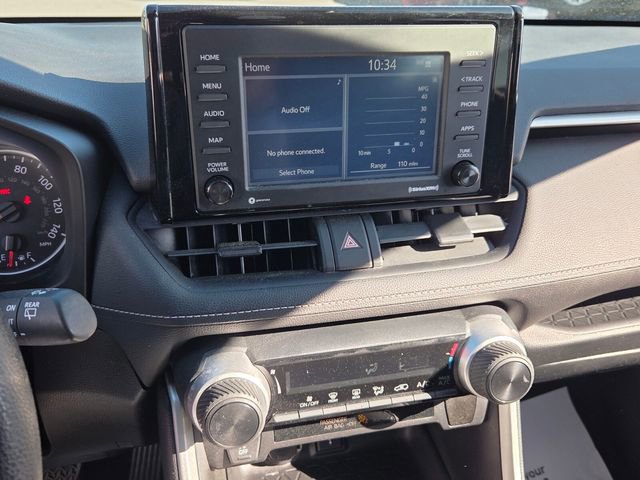 Used 2021 Toyota RAV4 LE image 17