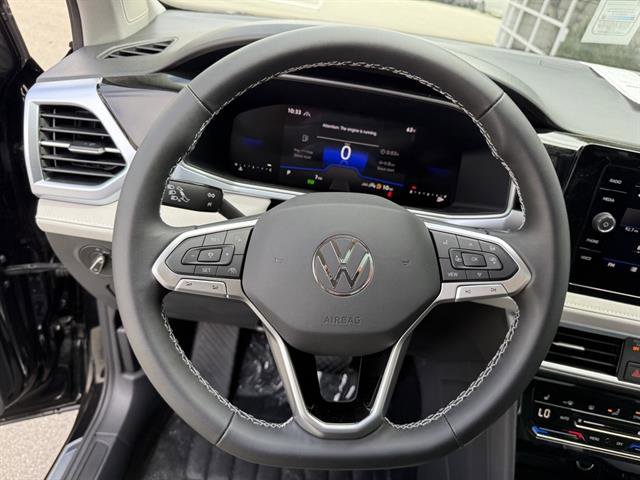 New 2025 Volkswagen Taos SE image 22