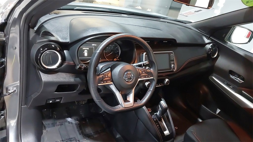 Used 2020 Nissan Kicks SR image 19