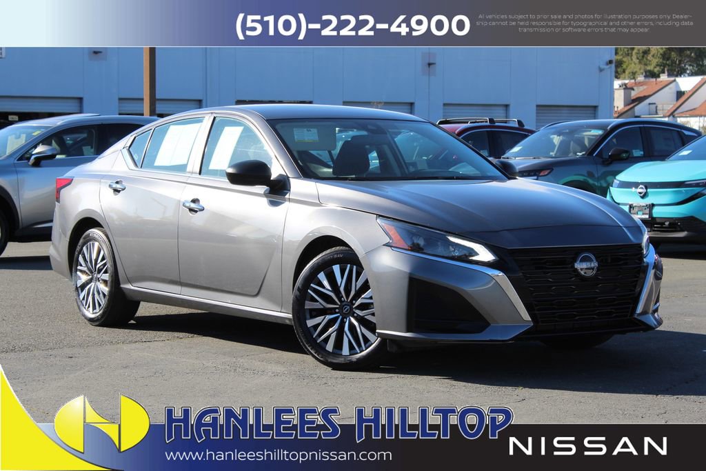 Used 2024 Nissan Altima 2.5 SV image 1