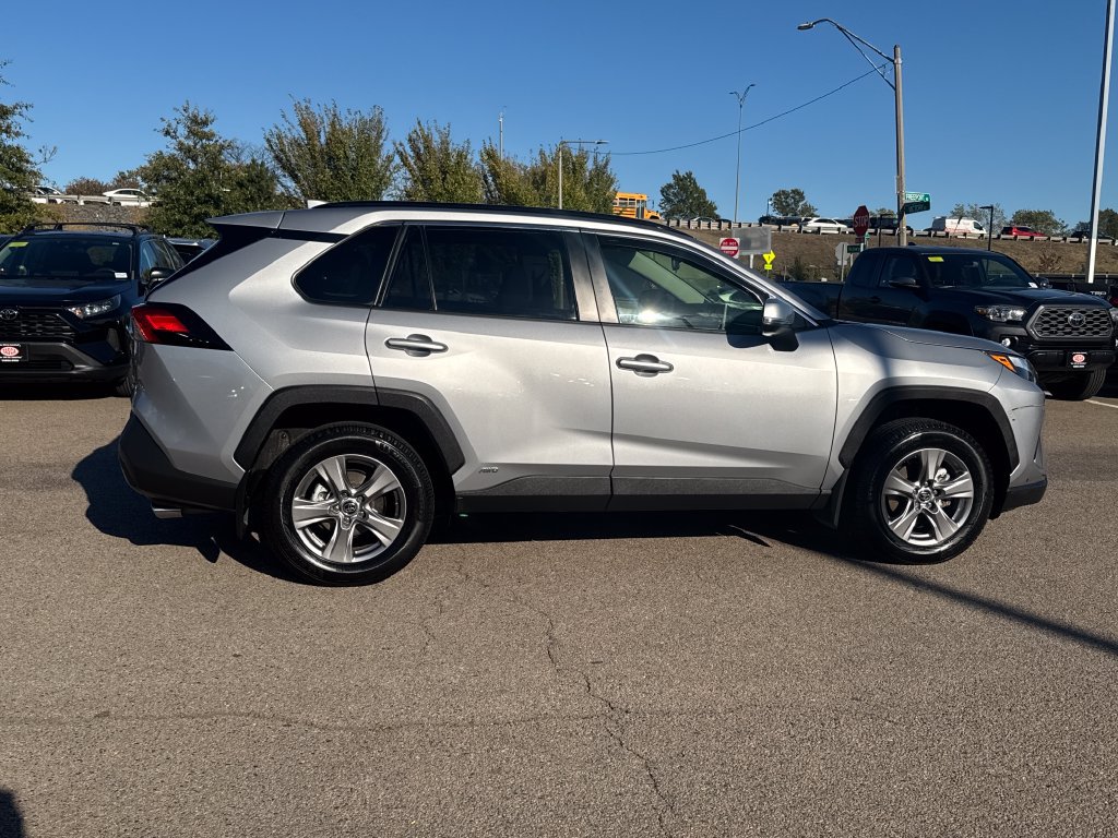 Used 2025 Toyota RAV4 XLE w/ Convenience Package AWD/4WD image 8