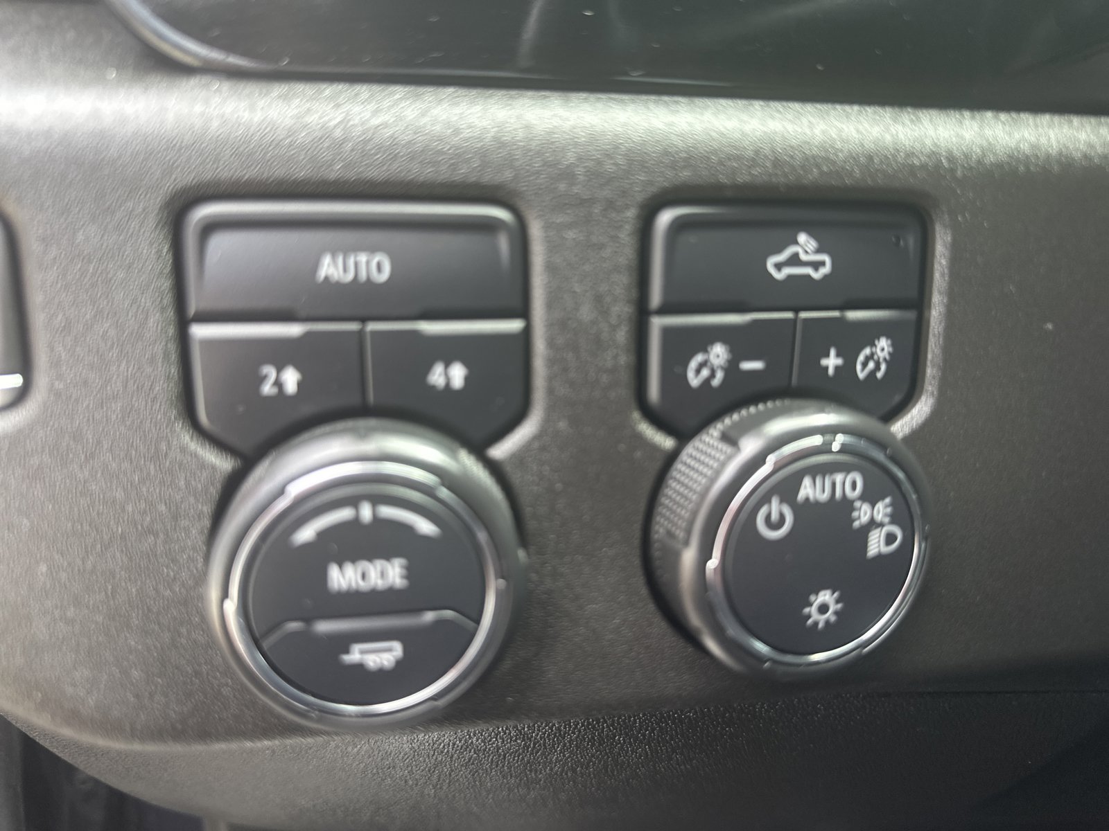 Used 2023 Chevrolet Silverado 1500 LT AWD/4WD image 12