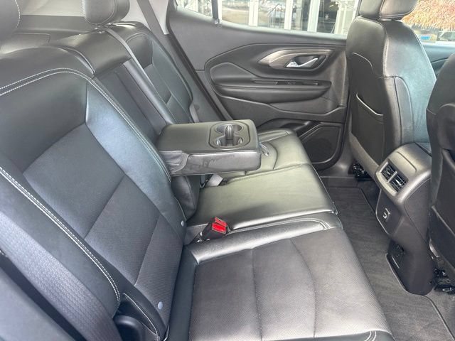 Used 2023 GMC Terrain SLT w/ Infotainment Package II AWD/4WD image 30