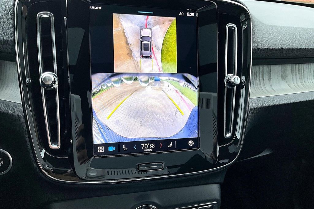 Certified 2025 Volvo XC40 B5 Plus AWD/4WD image 24
