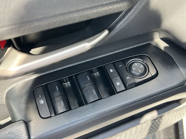 Used 2025 Toyota Tacoma TRD Off-Road AWD/4WD image 33