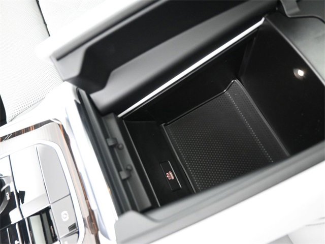 Used 2026 BMW X5 xDrive40i w/ Climate Comfort Package image 9