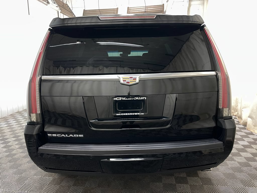Used 2017 Cadillac Escalade Luxury AWD/4WD image 27