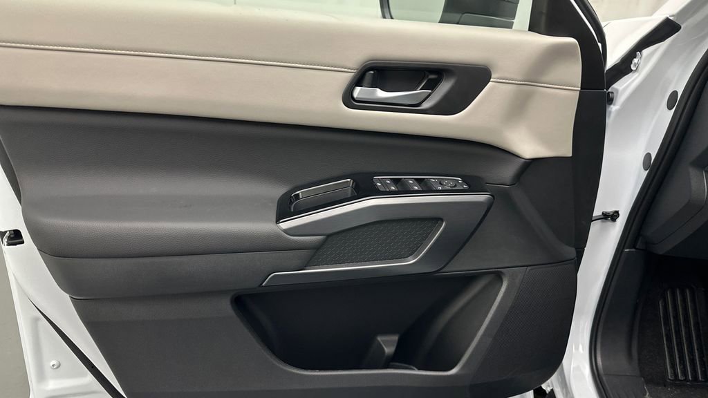 New 2026 Nissan Pathfinder SL image 14