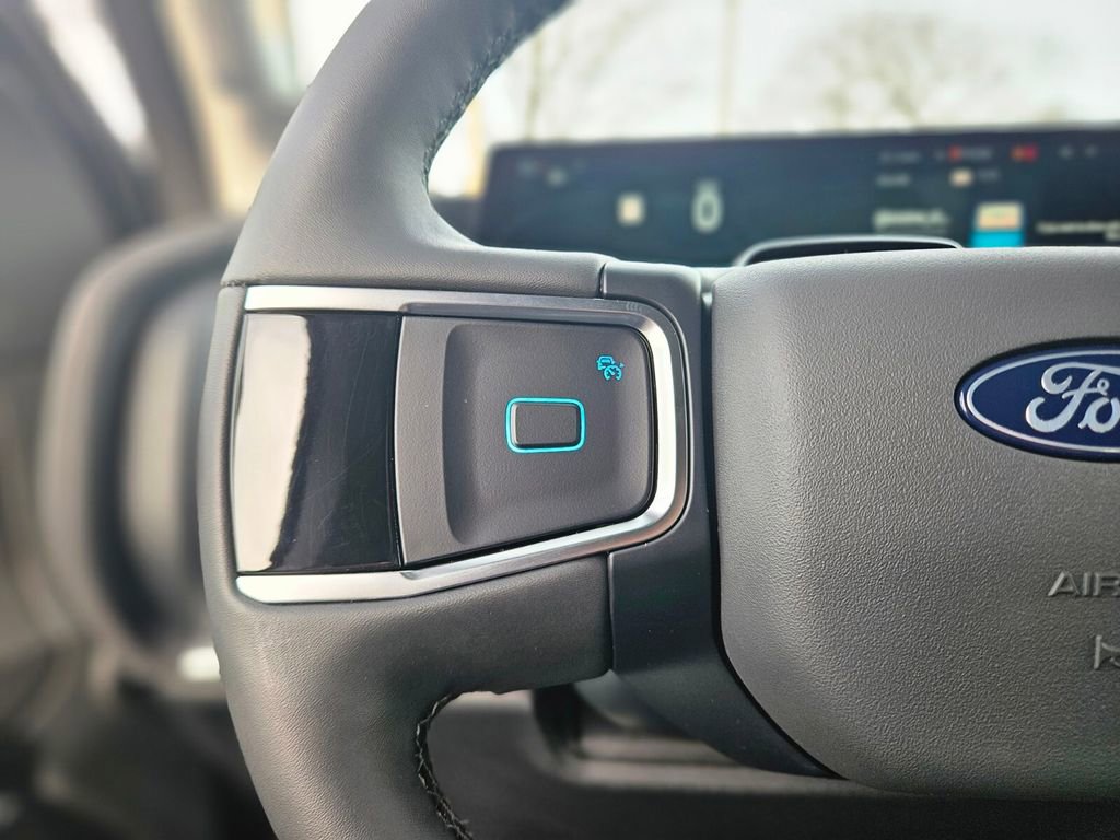 New 2026 Ford Expedition Active image 25