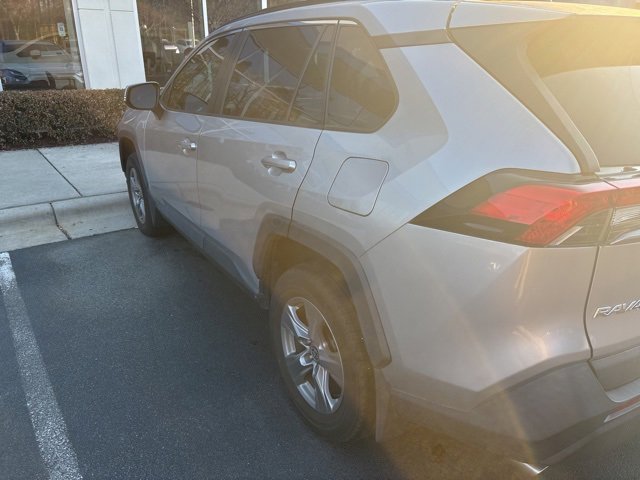 Used 2022 Toyota RAV4 XLE w/ Convenience Package image 11