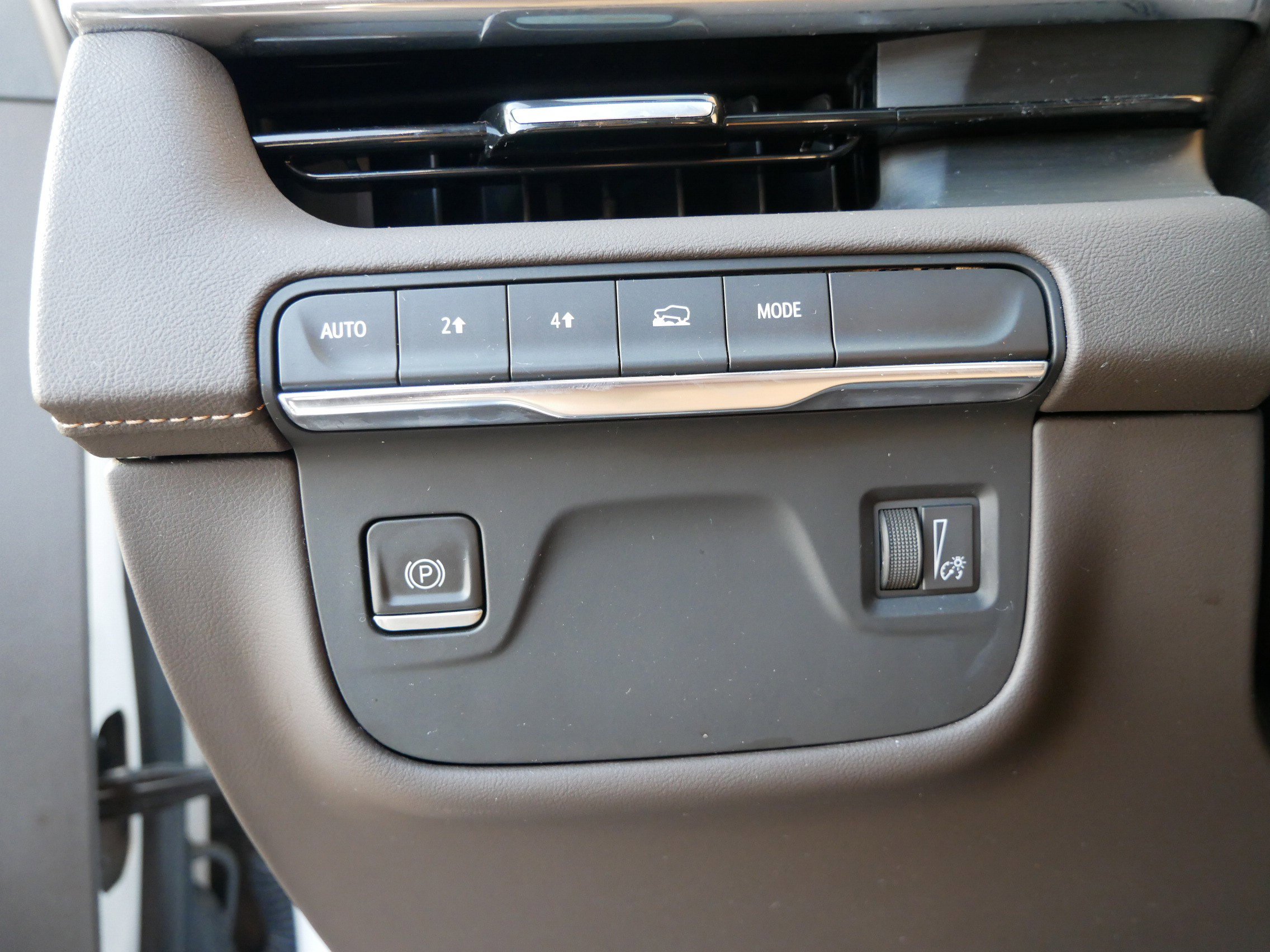 Used 2023 Cadillac Escalade ESV Premium Luxury image 8