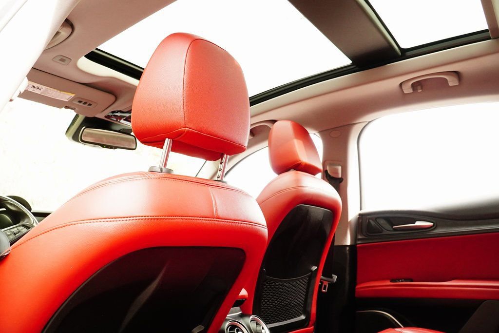 Used 2021 Alfa Romeo Stelvio Sprint w/ Sun & Sound Package image 30