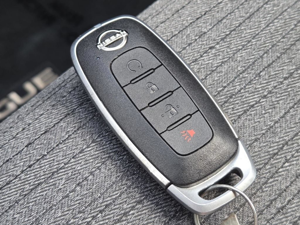 Used 2023 Nissan Rogue SV AWD/4WD image 33