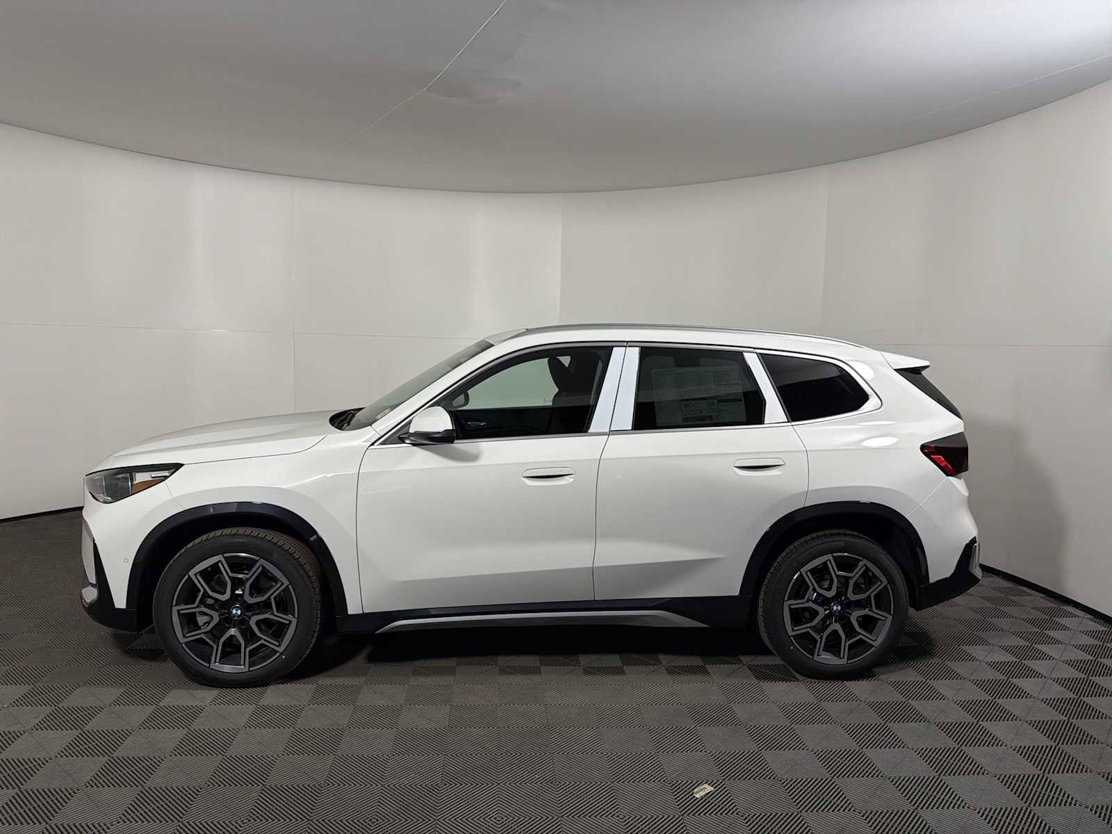 New 2026 BMW X1 xDrive28i w/ Convenience Package image 4
