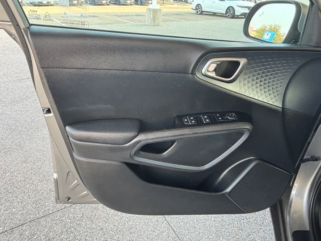 Used 2023 Kia Soul EX image 24