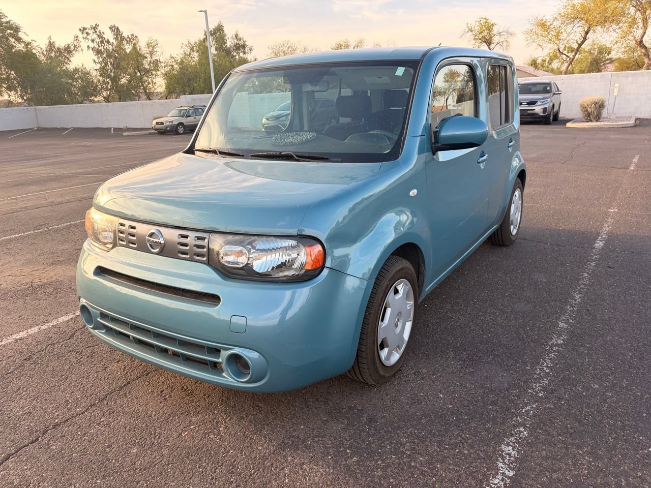 Used 2009 Nissan Cube 1.8 S w/ Interior Designer Pkg FWD image 2
