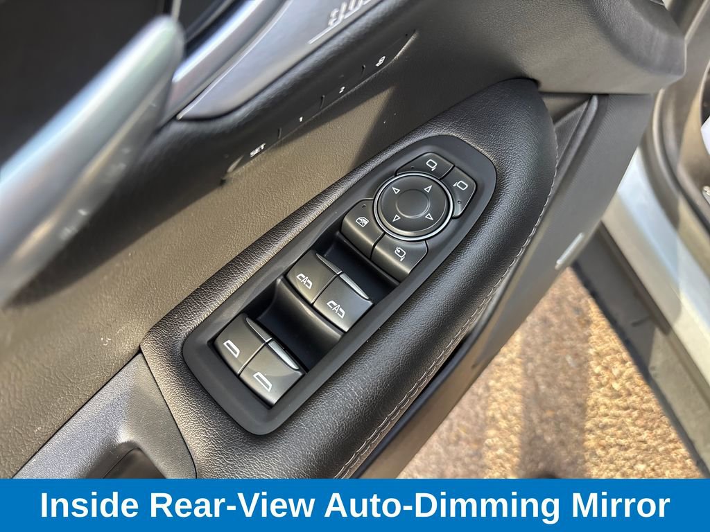 Used 2025 Cadillac XT5 Premium Luxury image 12