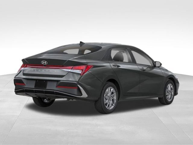 Used 2024 Hyundai Elantra SEL FWD image 2